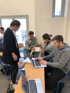 Entreprendre autrement : Créer, innover, et changer le monde